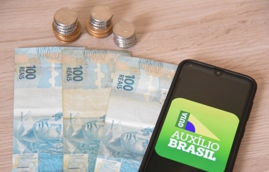 [Auxílio Brasil: Caixa paga hoje famílias cadastradas com NIS final 3]