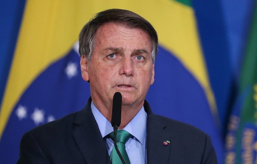 [Bolsonaro promete sancionar piso da enfermagem no valor de R$ 4.750]